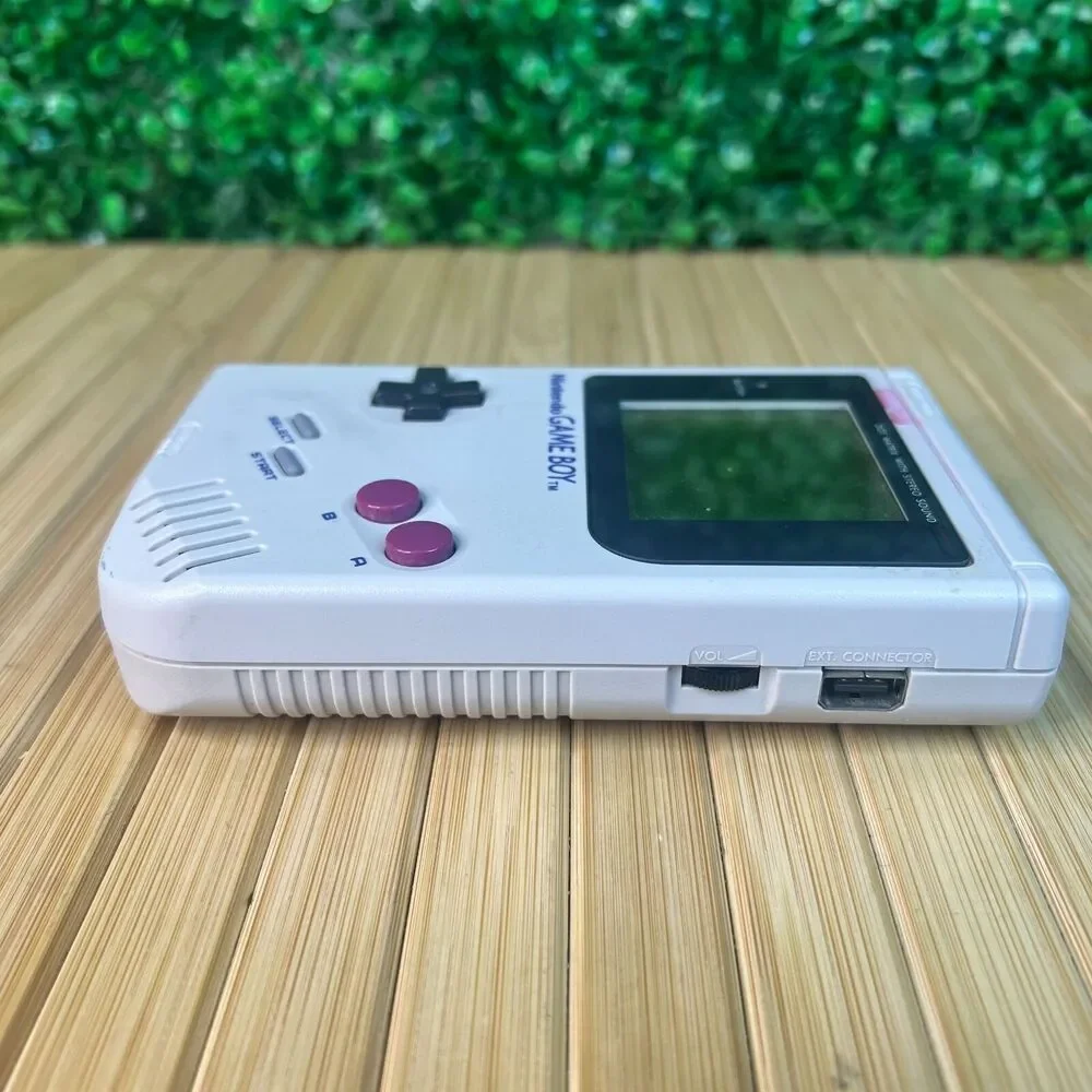 Nintendo GameBoy DMG-01 Handheld Console With Madden 95 Game New Screen Cover